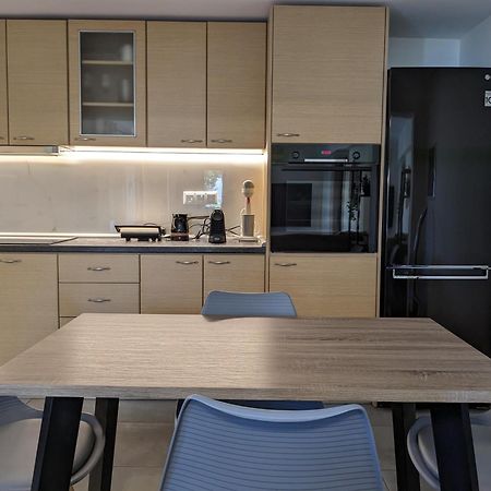 Ethos Apartment เนอาเปรามอส ภายนอก รูปภาพ